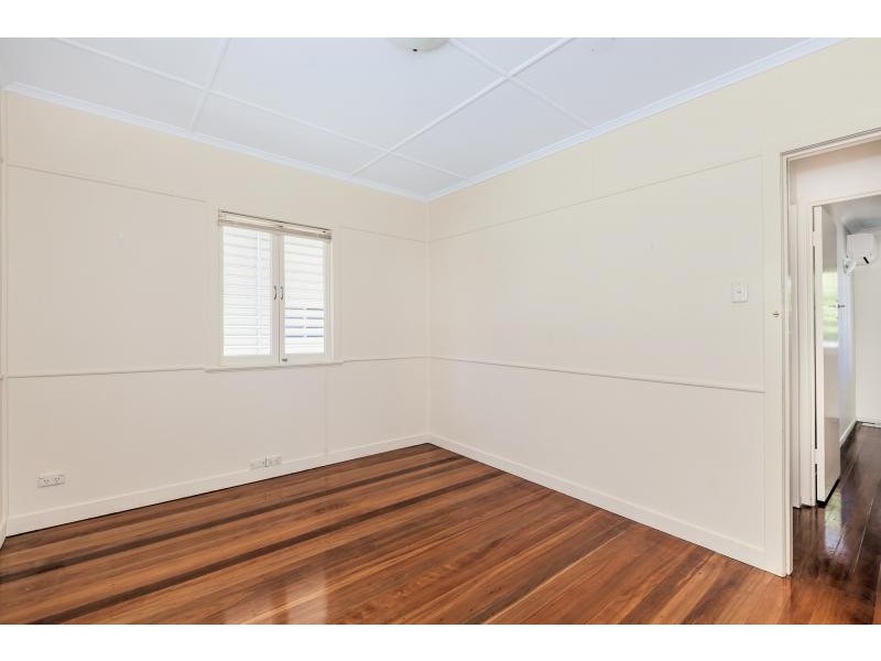 32 Curwen St, Chermside QLD 4032