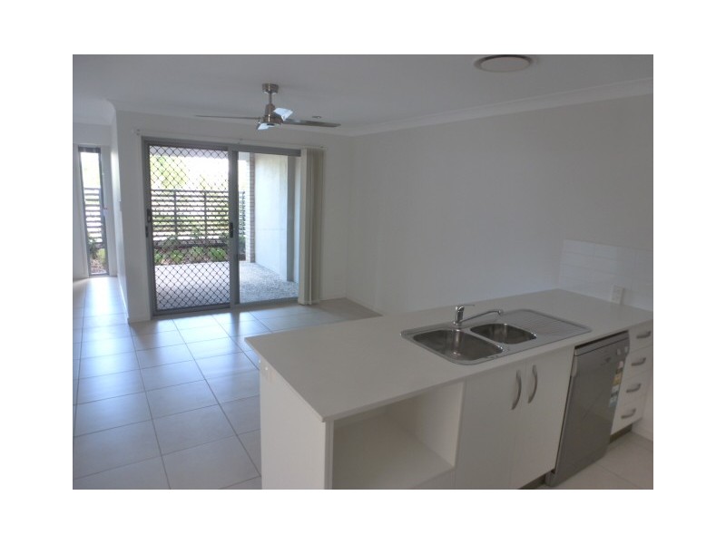 86 Carselgrove Ave, Fitzgibbon QLD 4018