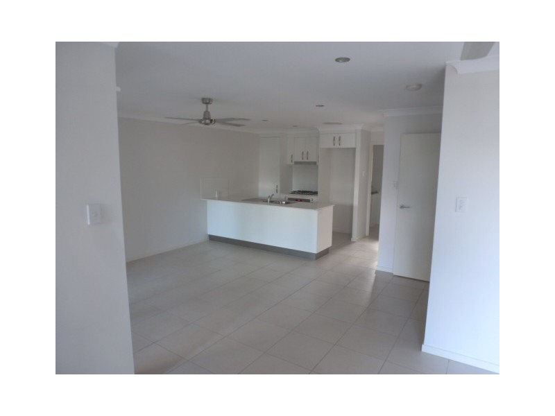 86 Carselgrove Ave, Fitzgibbon QLD 4018