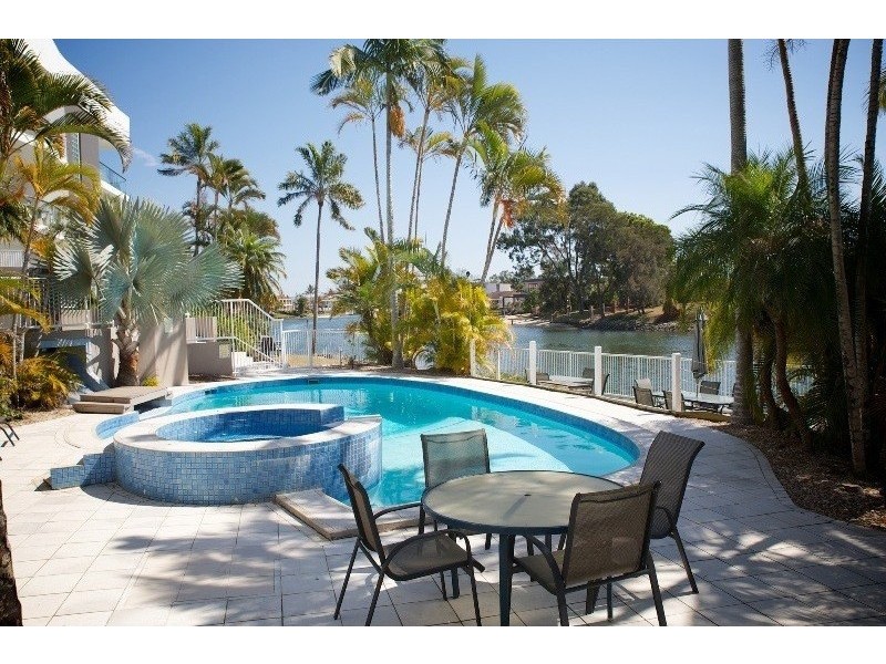 1/11 EADY AVENUE, Broadbeach Waters QLD 4218