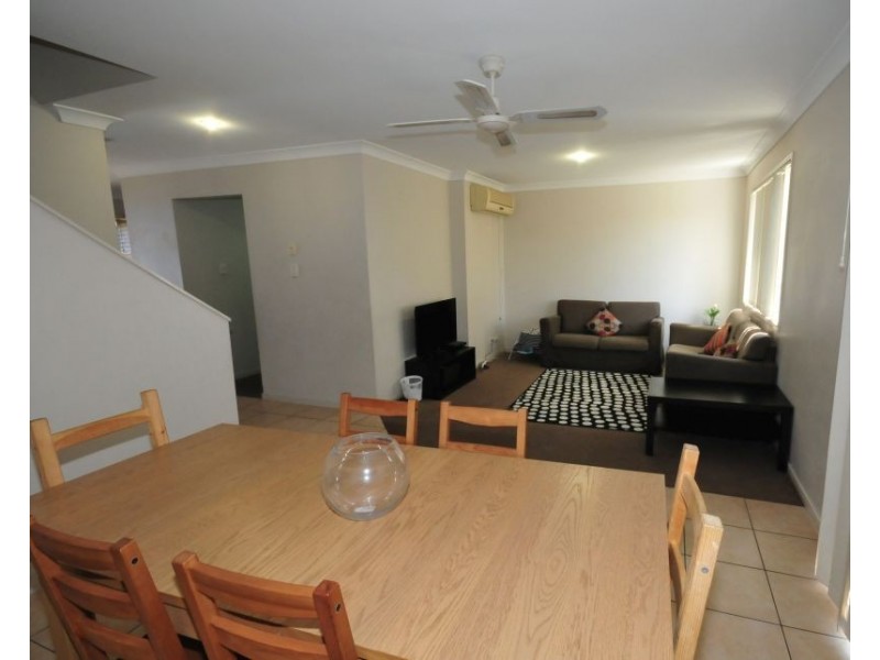 100 Oakmont Avenue, Oxley QLD 4075