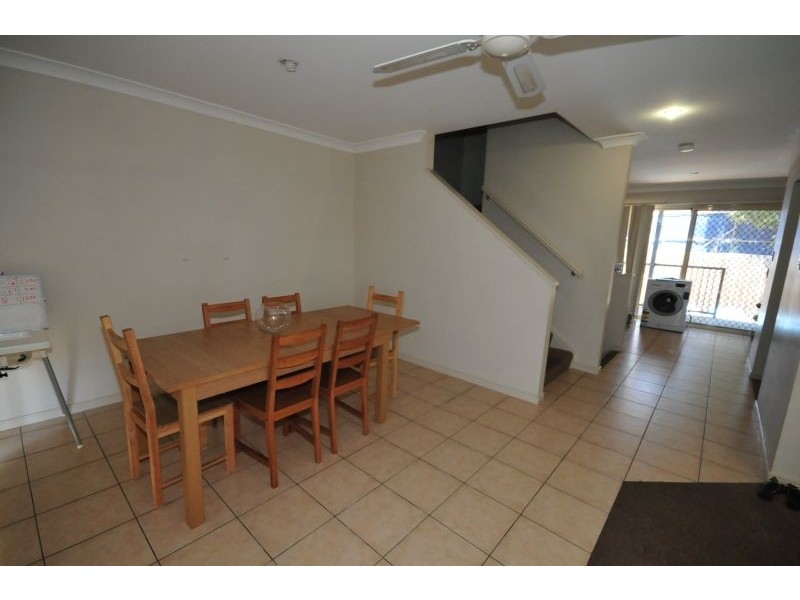 100 Oakmont Avenue, Oxley QLD 4075