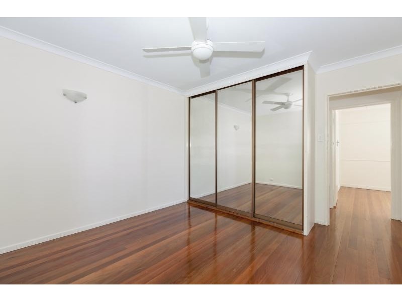 32 Curwen Tce, Chermside QLD 4032