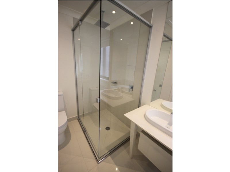 **/87 Peninsula Drive, Robina QLD 4226