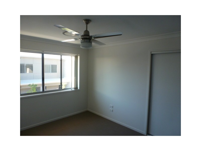 86 Carselgrove Ave, Fitzgibbon QLD 4018