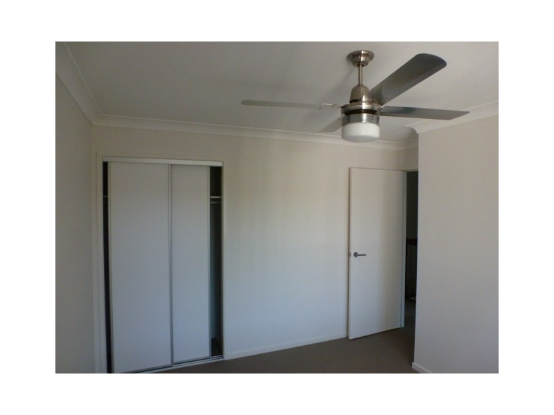 86 Carselgrove Ave, Fitzgibbon QLD 4018