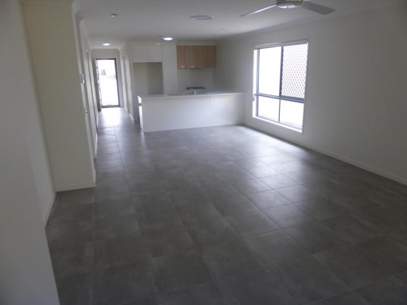 11/20 Eminence Lane, Bridgeman Downs QLD 4035