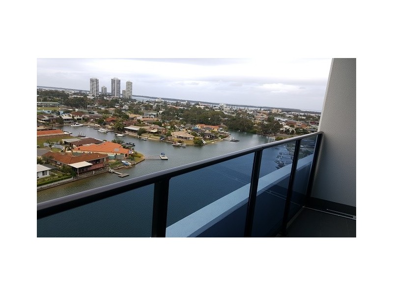 @/5 Harbour Side Court, Biggera Waters QLD 4216