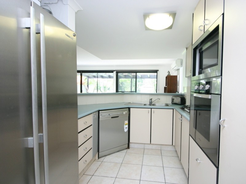 19 Santa Barbara Road, Hope Island QLD 4212