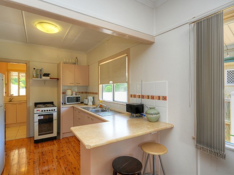 39 Robert Street, Labrador QLD 4215