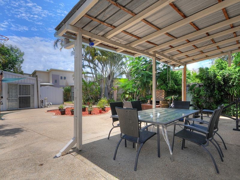 39 Robert Street, Labrador QLD 4215