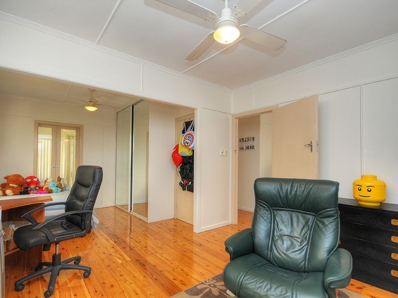 39 Robert Street, Labrador QLD 4215