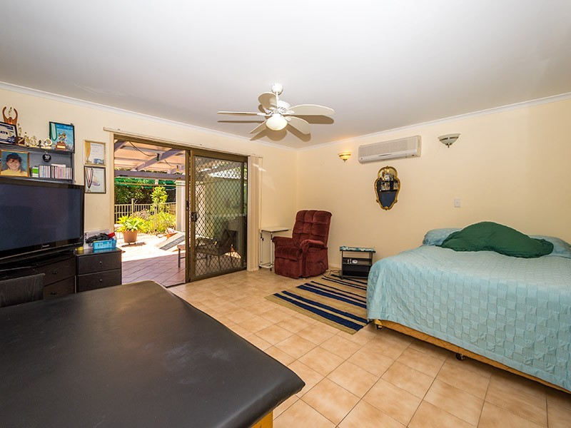 25 Balfour Crescent, Highland Park QLD 4211