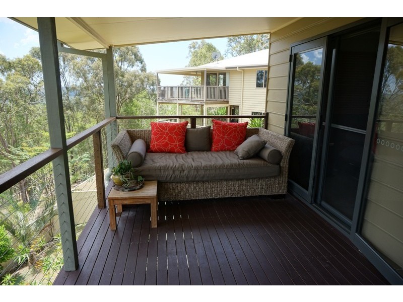 54 Tara Vista Blvd, Highland Park QLD 4211