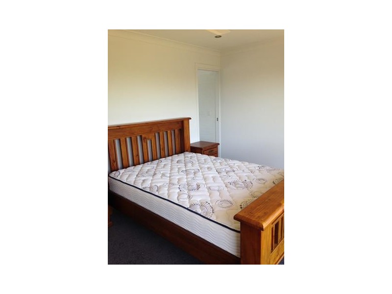 323 Bayview street, Hollywell QLD 4216