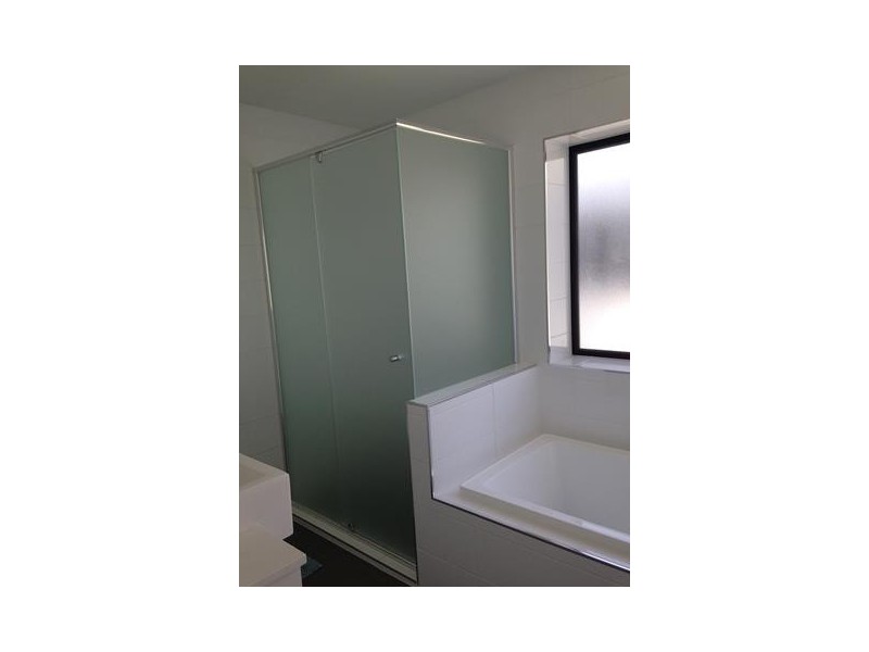 323 Bayview street, Hollywell QLD 4216