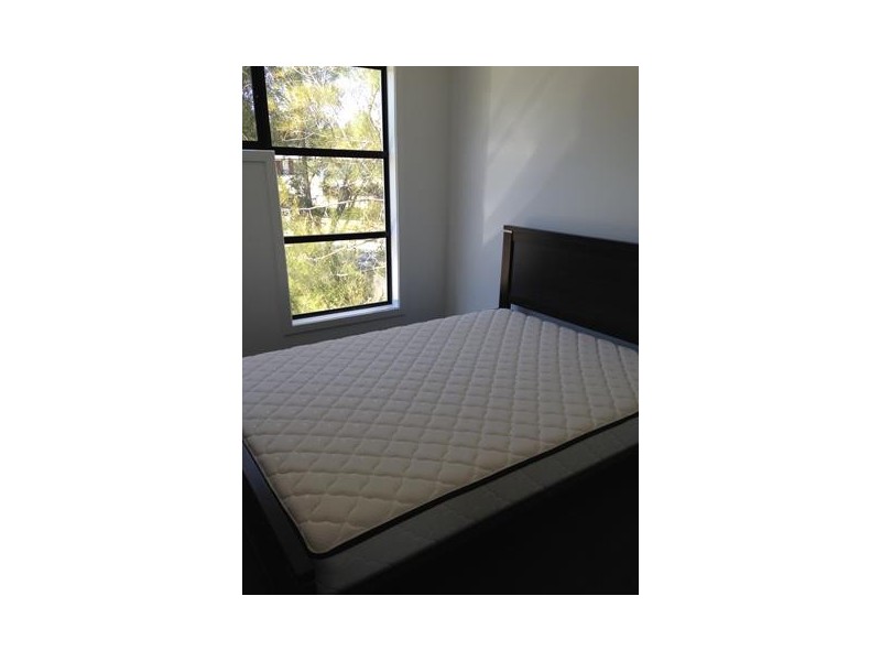 323 Bayview street, Hollywell QLD 4216