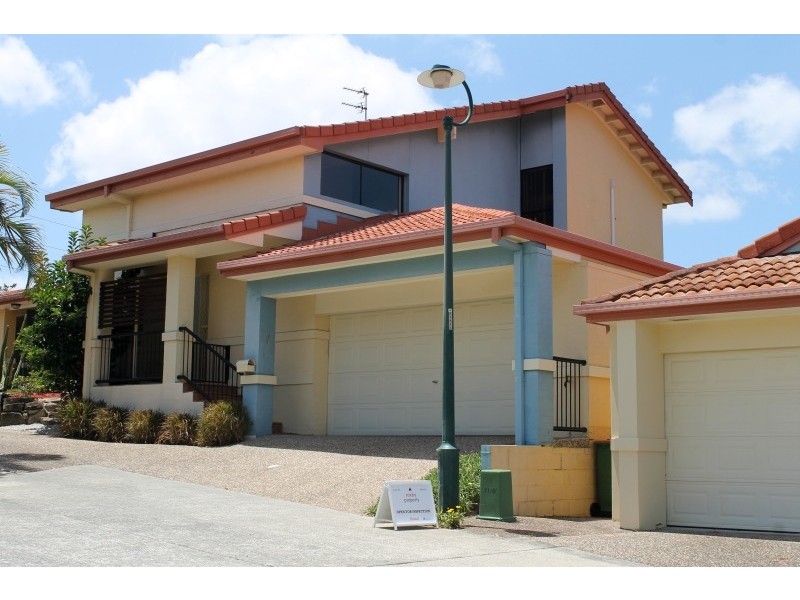 2/5 Brittney Court, Ashmore QLD 4214