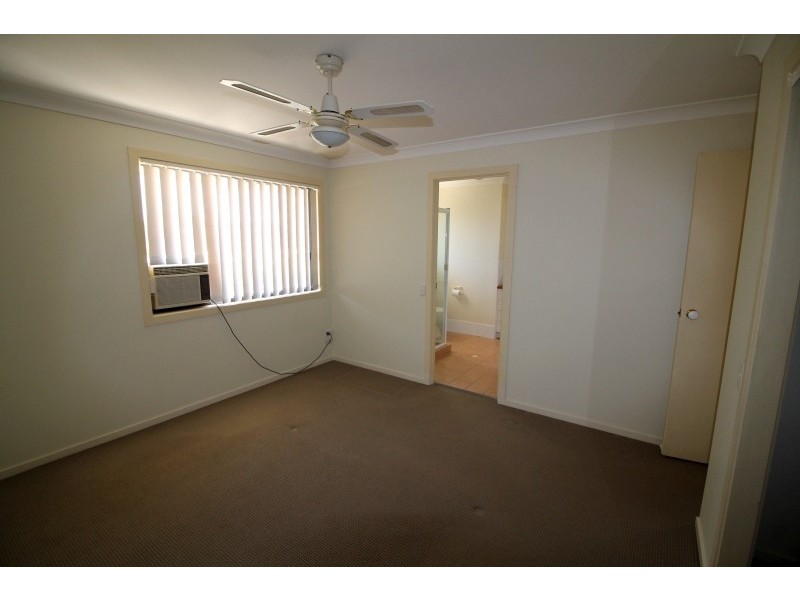 2/5 Brittney Court, Ashmore QLD 4214