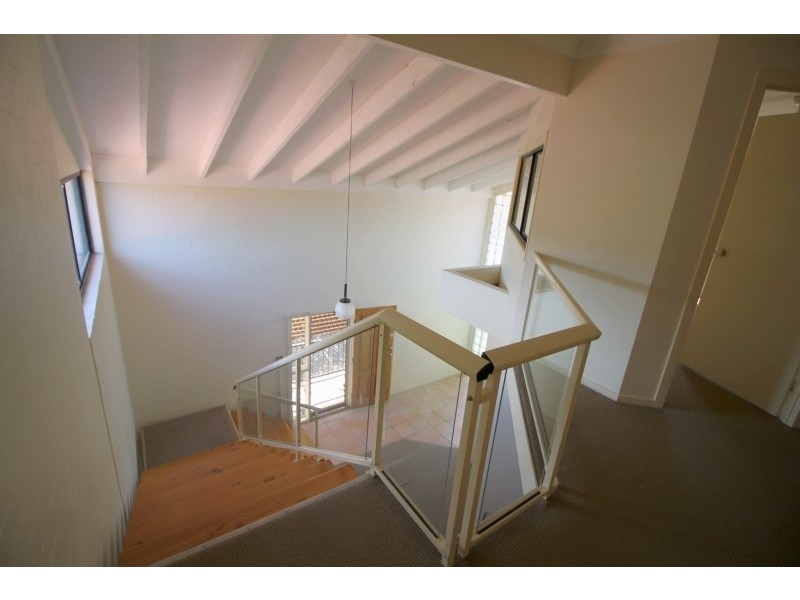 2/5 Brittney Court, Ashmore QLD 4214