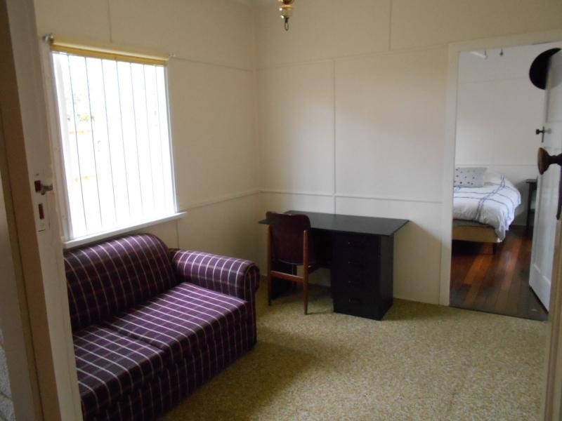 75 Graceville Avenue, Graceville QLD 4075