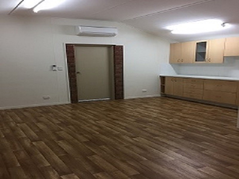 221 Springwood Road, Springwood QLD 4127