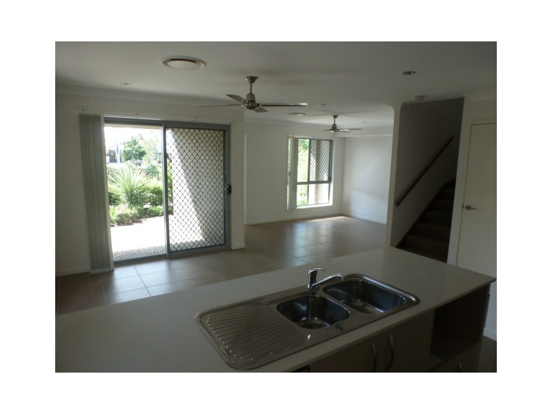 86 Carselgrove Ave, Fitzgibbon QLD 4018