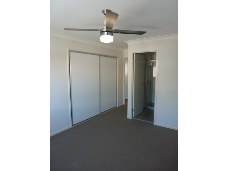 86 Carselgrove Ave, Fitzgibbon QLD 4018