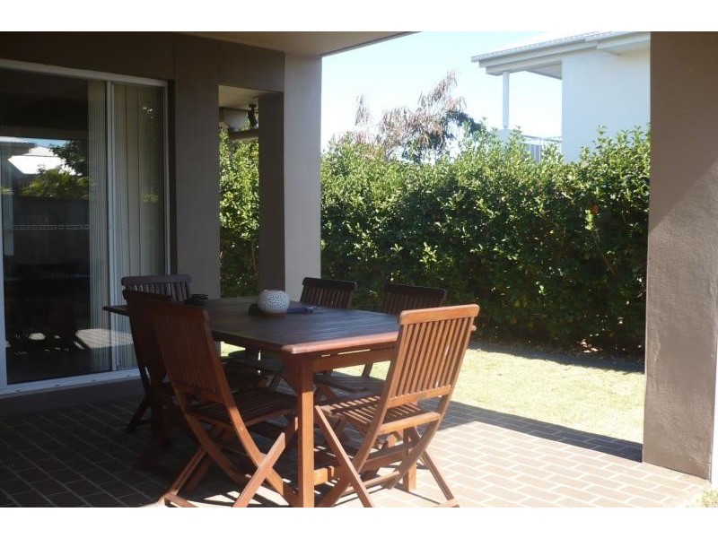 15 Lachlan Drive, Wakerley QLD 4154