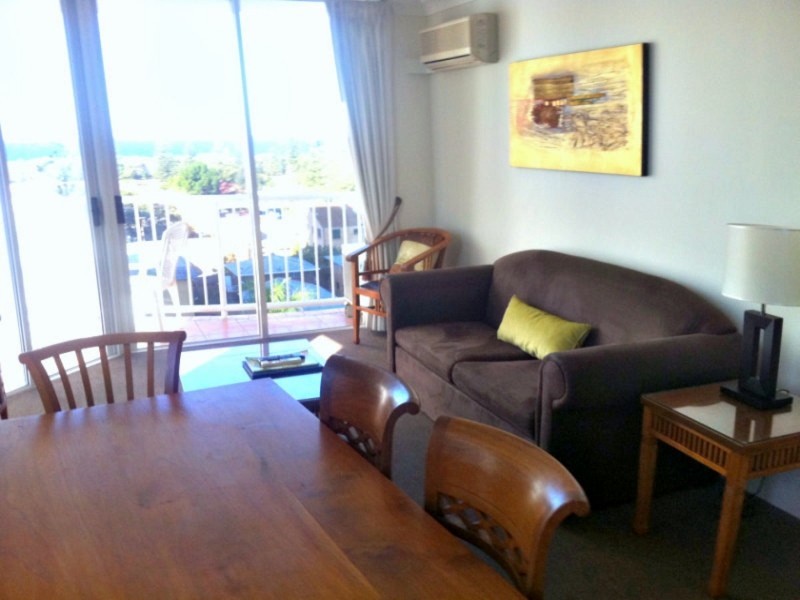 3082/2633 Gold Coast Highway, Broadbeach QLD 4218