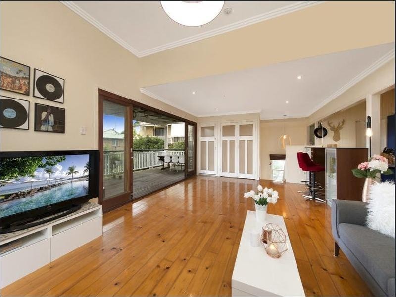 60 Shakespeare Street, Coorparoo QLD 4151