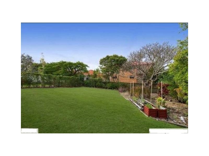 60 Shakespeare Street, Coorparoo QLD 4151