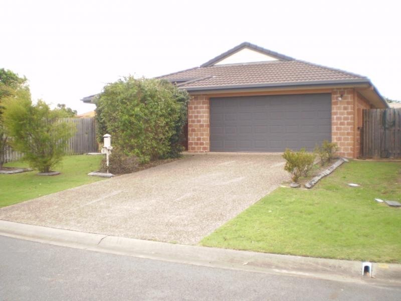 8 Eugene, Varsity Lakes QLD 4227