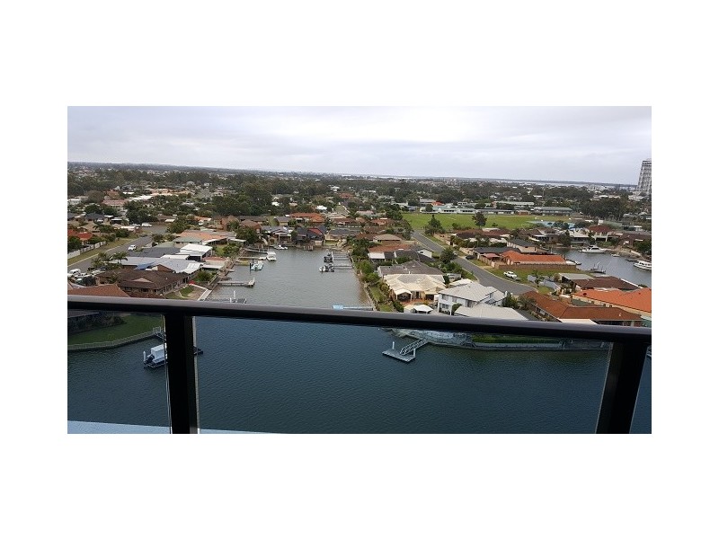 5 Harbour Side Court, Biggera Waters QLD 4216