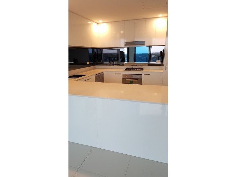 5 Harbour Side Court, Biggera Waters QLD 4216