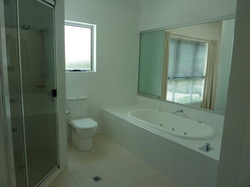 300 Marine Parade, Labrador QLD 4215