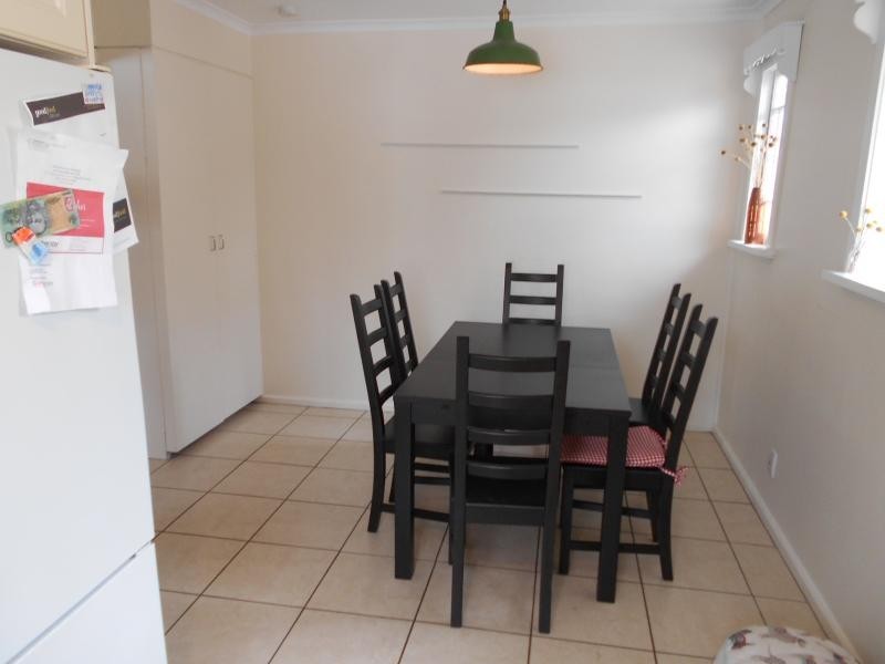 75 Graceville Avenue, Graceville QLD 4075