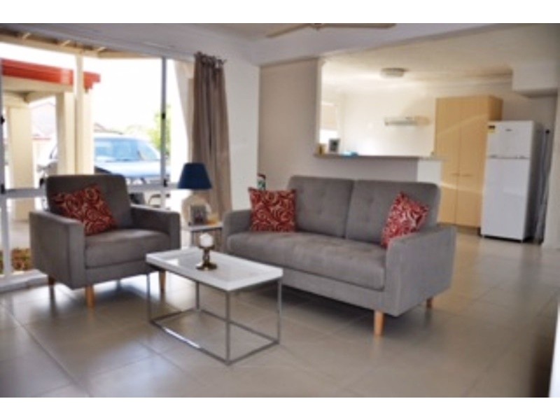 10/20 St Kevins Ave, Benowa QLD 4217