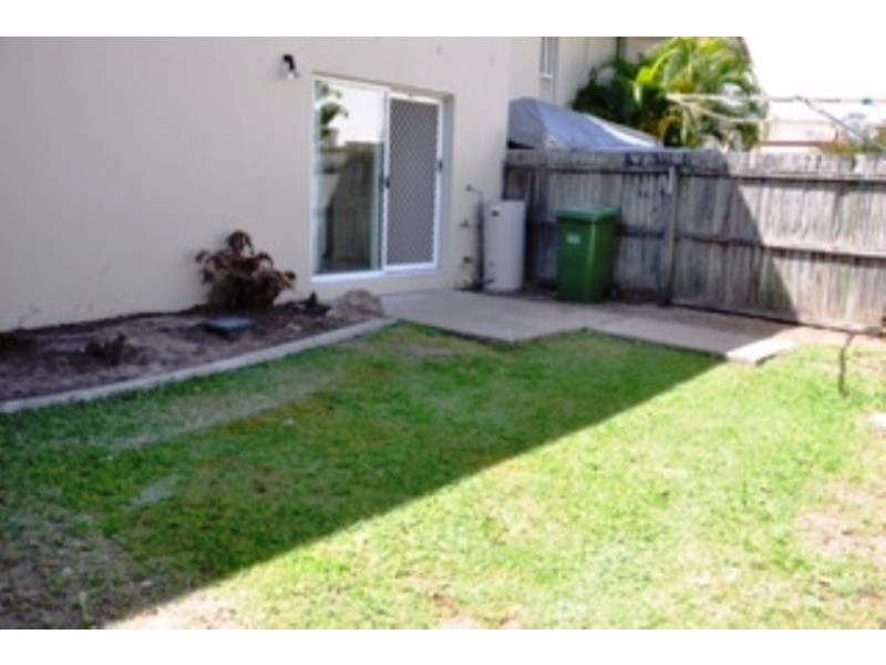 10/20 St Kevins Ave, Benowa QLD 4217