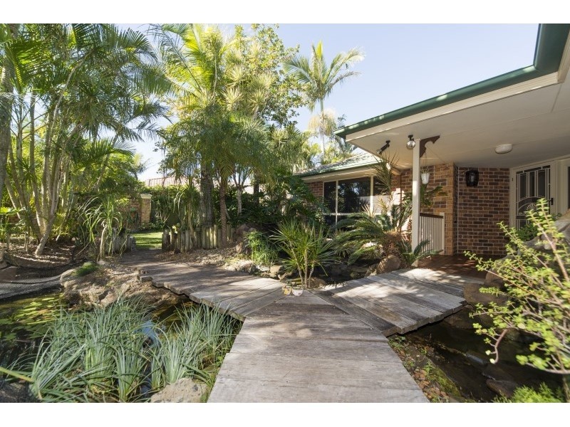 15 Arlene Park Terrace, Monterey Keys, Helensvale QLD 4212