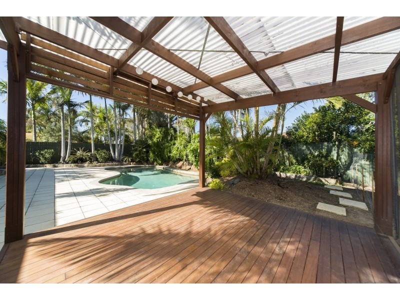 15 Arlene Park Terrace, Monterey Keys, Helensvale QLD 4212
