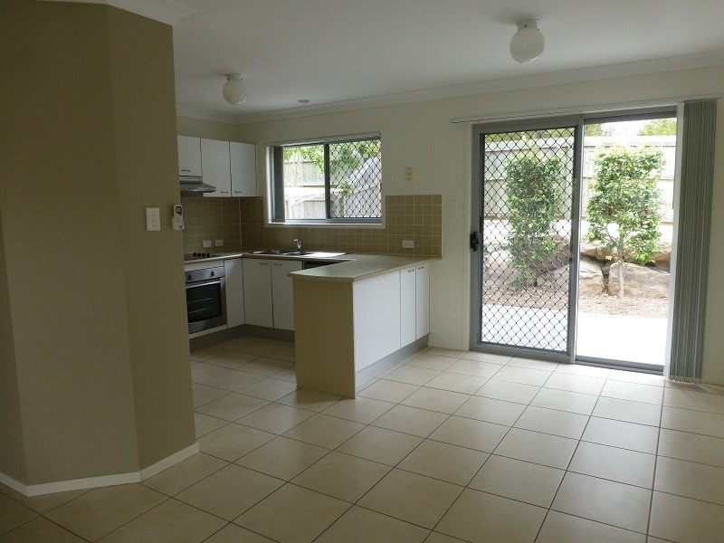 &/30 Carmarthen Circuit, Pacific Pines QLD 4211