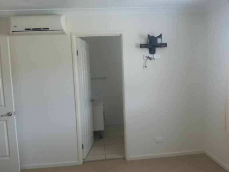 2/4 Chantrill Ave, Nerang QLD 4211