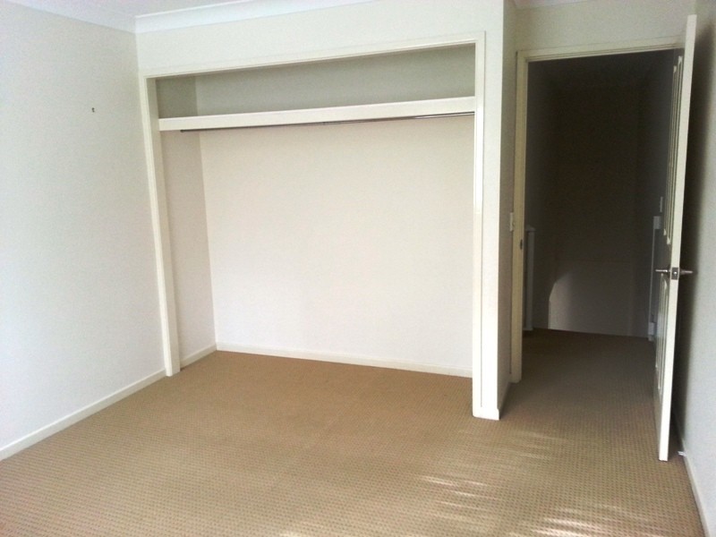2/4 Chantrill Ave, Nerang QLD 4211