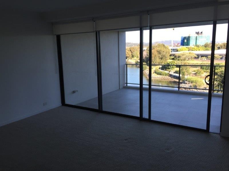 A6/9 Moores Crescent, Varsity Lakes QLD 4227