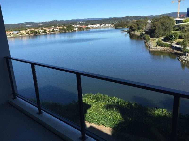 A6/9 Moores Crescent, Varsity Lakes QLD 4227
