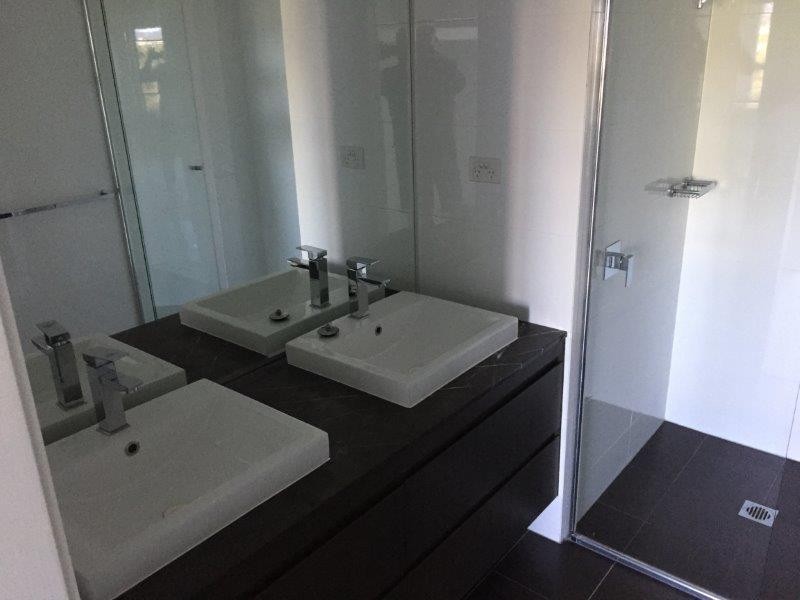 A6/9 Moores Crescent, Varsity Lakes QLD 4227