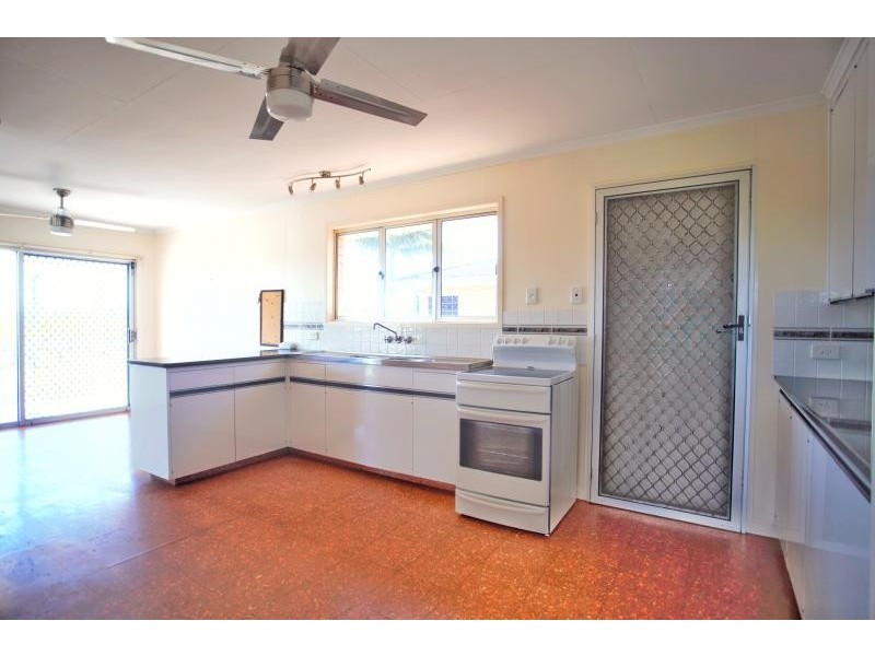 28 Fernshaw St, Macgregor QLD 4109