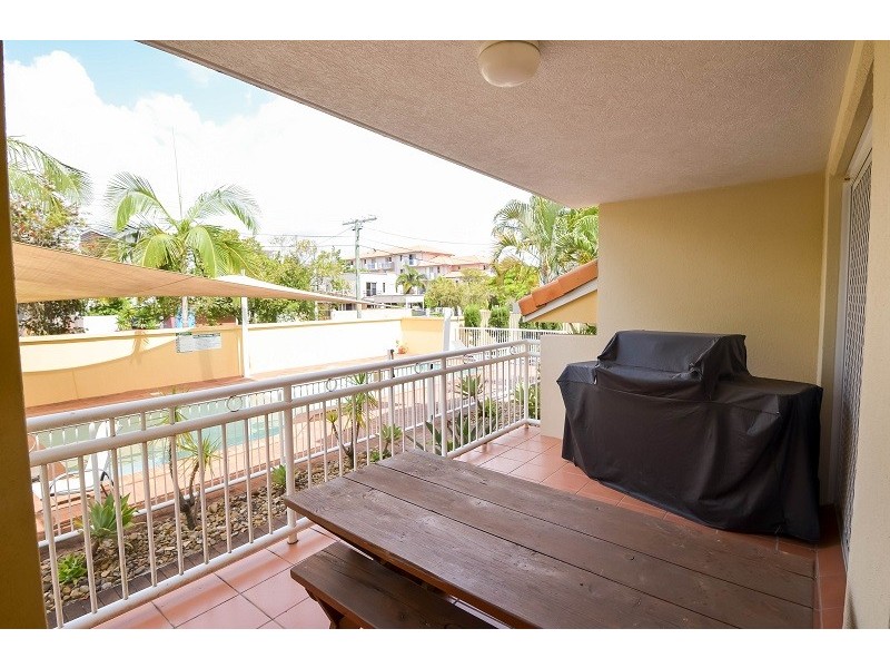 37 Mawarra Street, Chevron Island QLD 4217