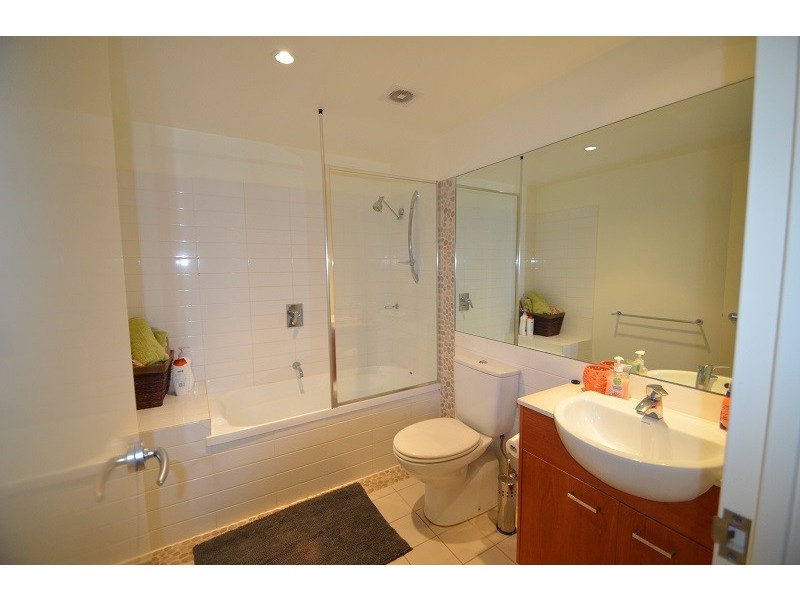 13 Bright Avenue, Labrador QLD 4215